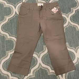 NWT Women’s Aventura Scout Capri Pants Gravel Sz 12